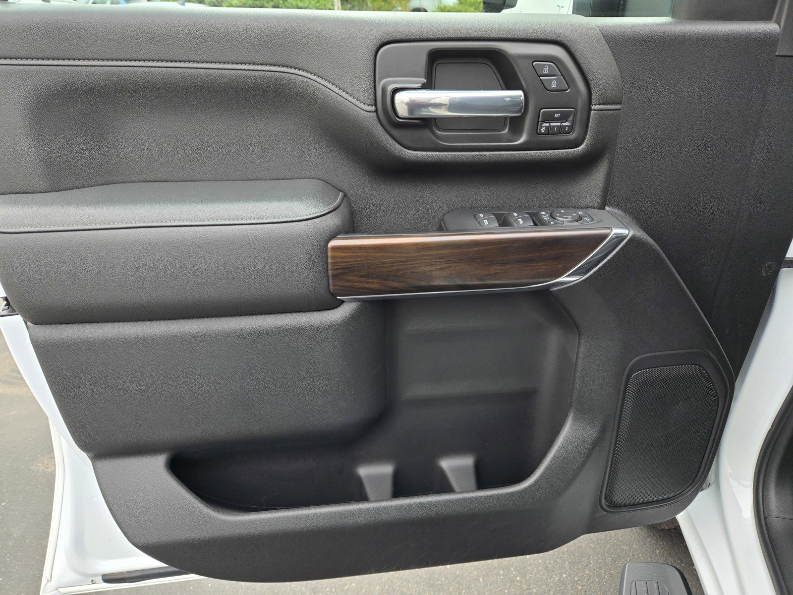 Certified 2022 GMC Sierra 2500 SLT w/ SLT Convenience Package image 16