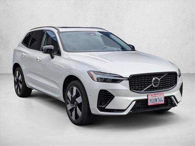 Used 2025 Volvo XC60 T8 Plus w/ Protection Package Premier AWD/4WD image 3