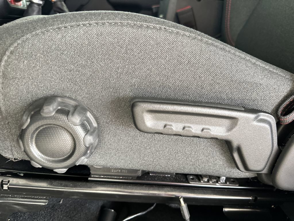 Used 2024 Jeep Wrangler Unlimited Rubicon w/ Safety Group image 14