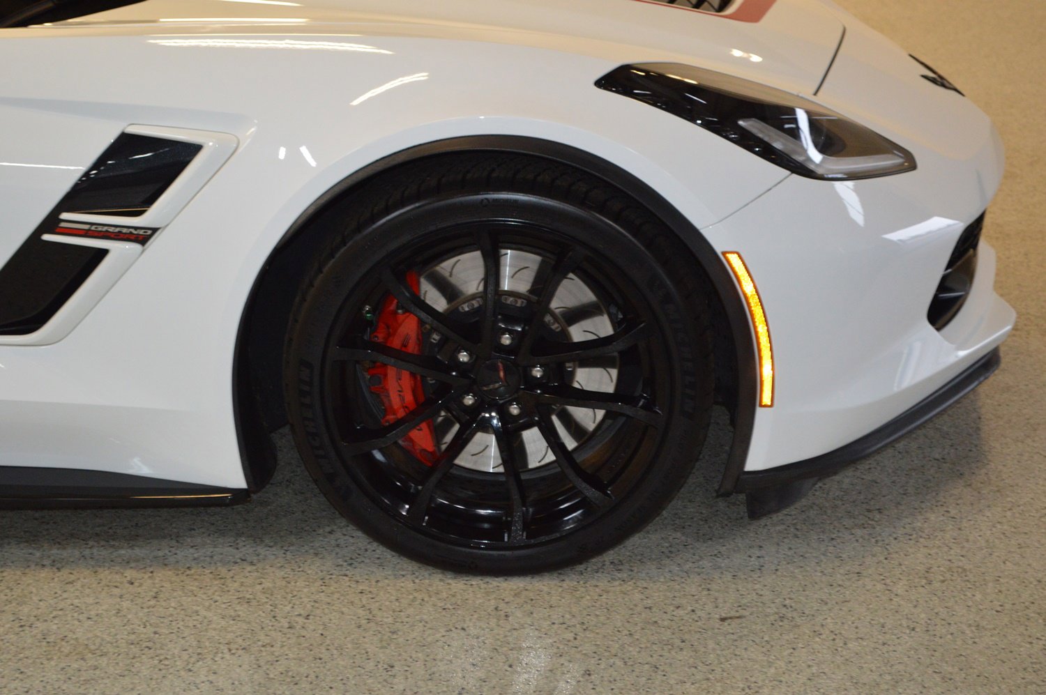 Used 2019 Chevrolet Corvette Grand Sport w/ Carbon Flash Badge Package image 9