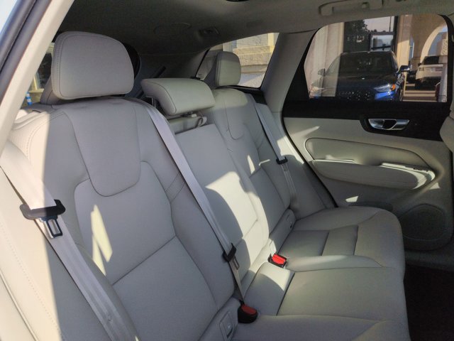 Used 2025 Volvo XC60 T8 Plus w/ Protection Package Premier AWD/4WD image 20