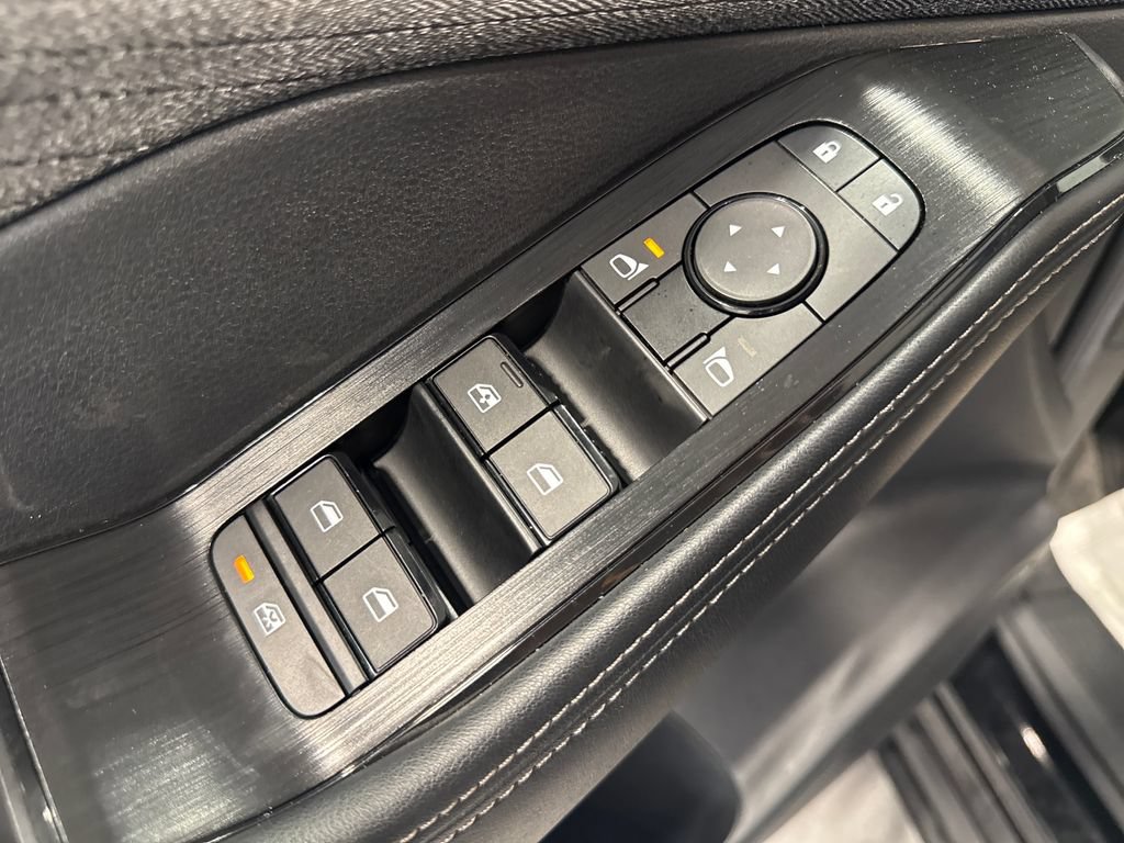 Used 2023 Nissan Rogue SV AWD/4WD image 31