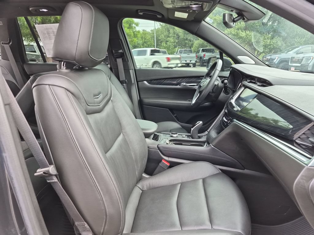 Used 2020 Cadillac XT6 Premium Luxury FWD image 40
