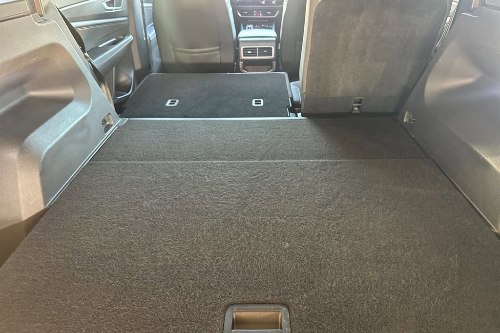 Used 2024 Volkswagen Atlas Cross Sport SE image 17