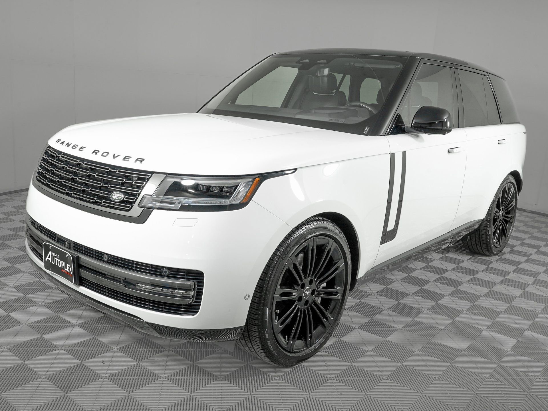 Used 2025 Land Rover Range Rover SE image 8