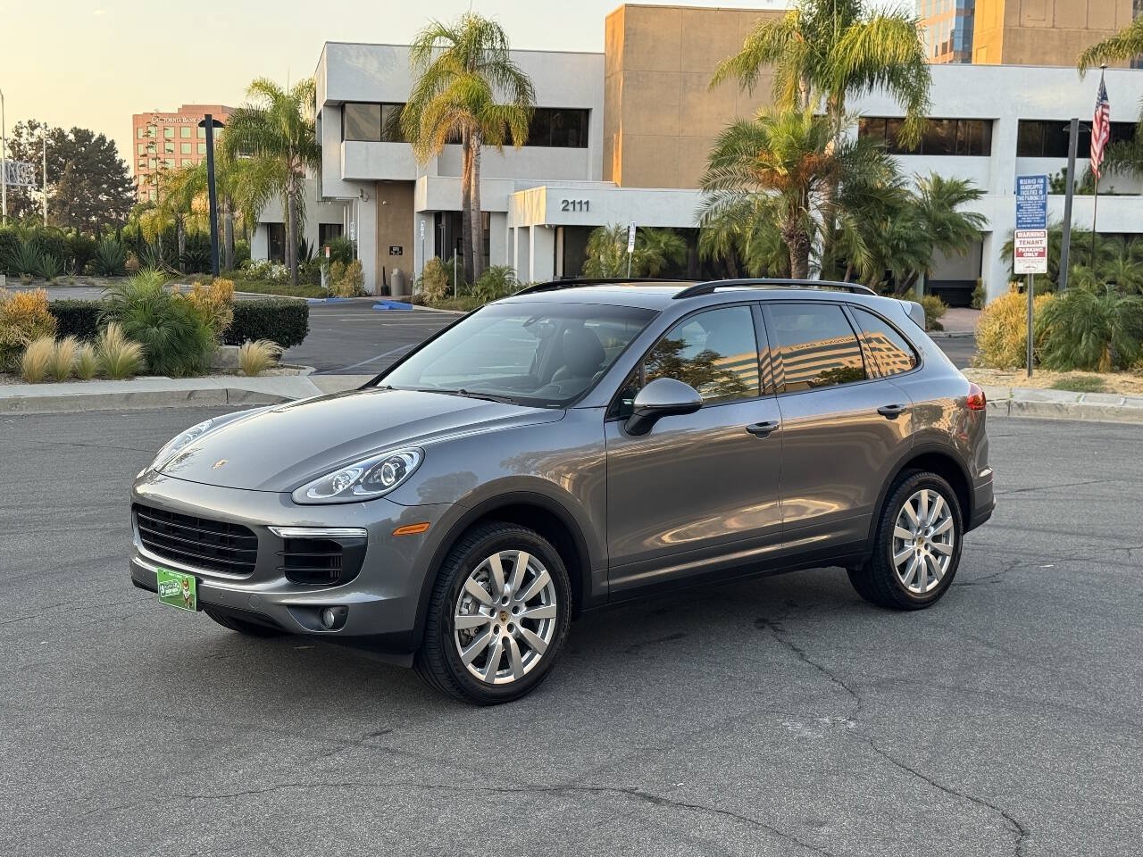 Used 2017 Porsche Cayenne S AWD/4WD image 1