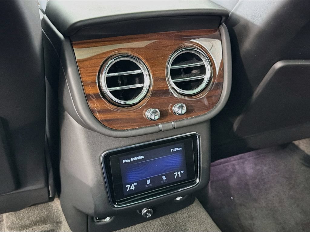 Used 2023 Bentley Bentayga AWD/4WD image 27