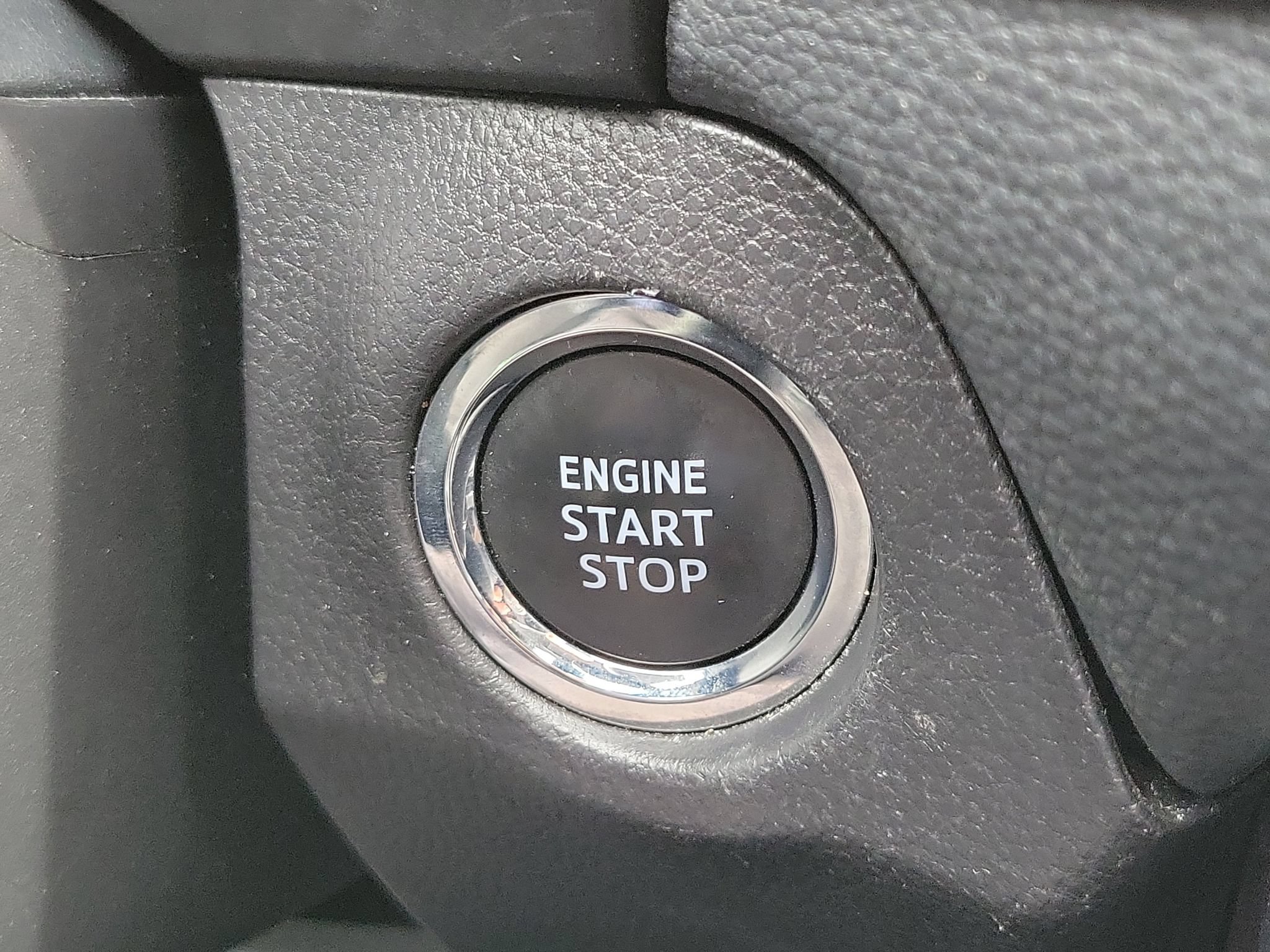 Used 2025 Toyota RAV4 XLE FWD image 16