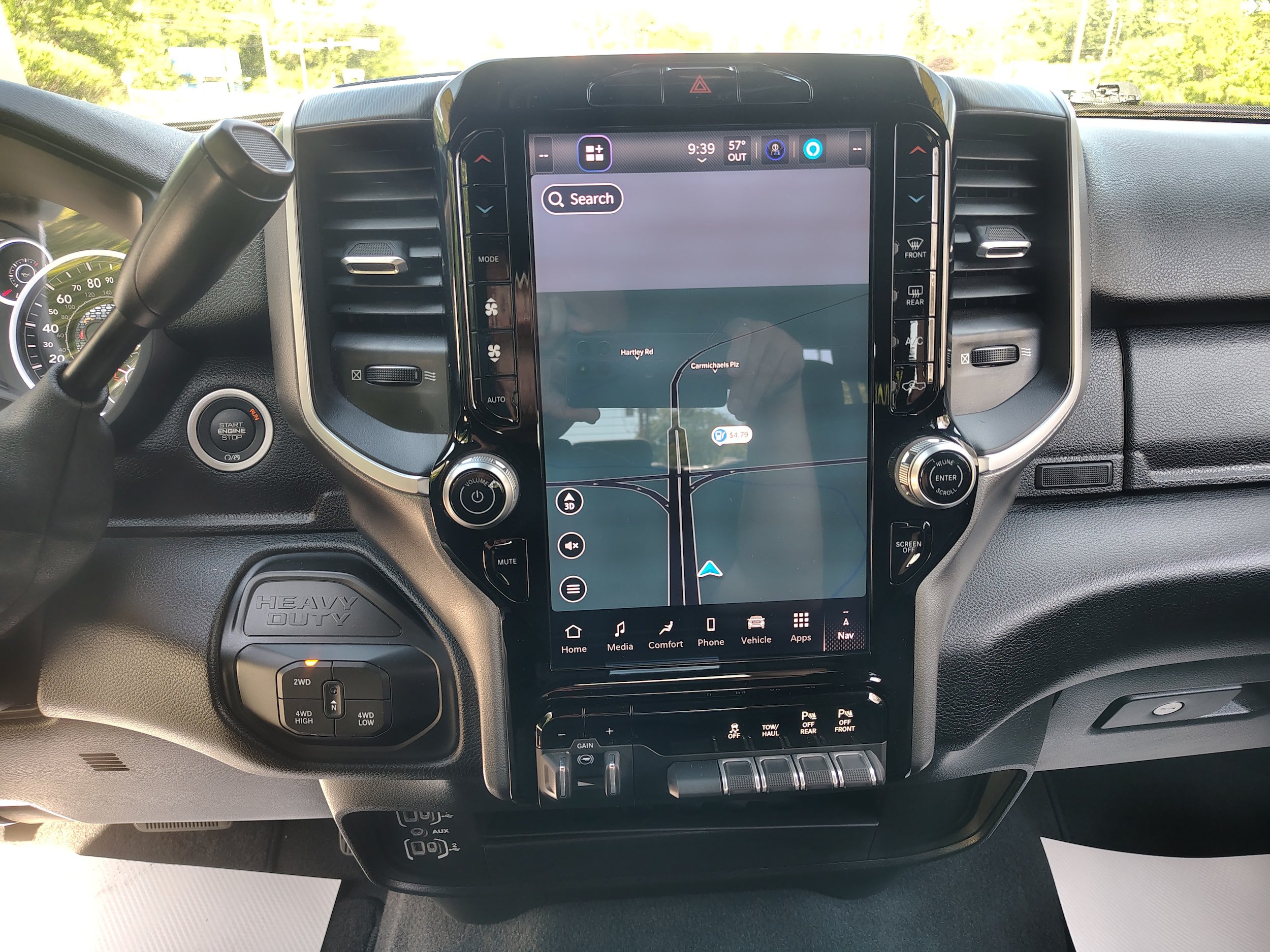 Certified 2025 RAM 2500 Big Horn AWD/4WD image 33