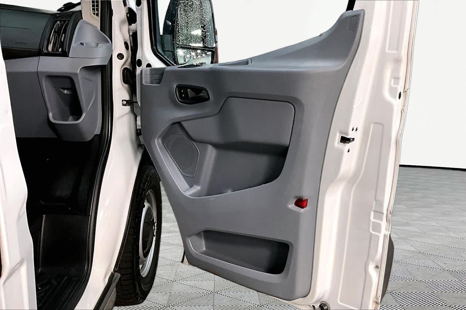 Used 2018 Ford Transit 150 130 Low Roof RWD image 23