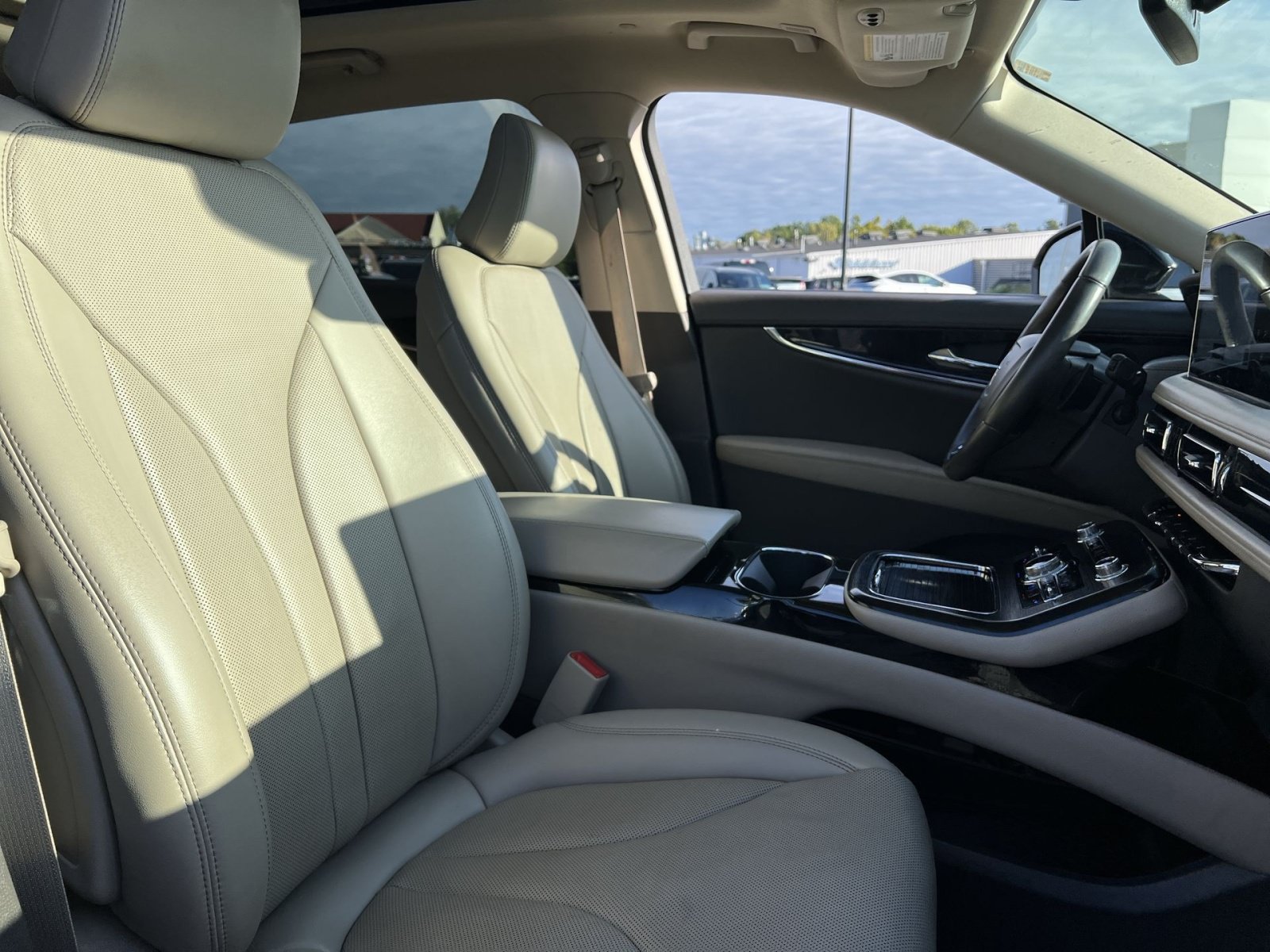 Used 2021 Lincoln Nautilus Reserve AWD/4WD image 27