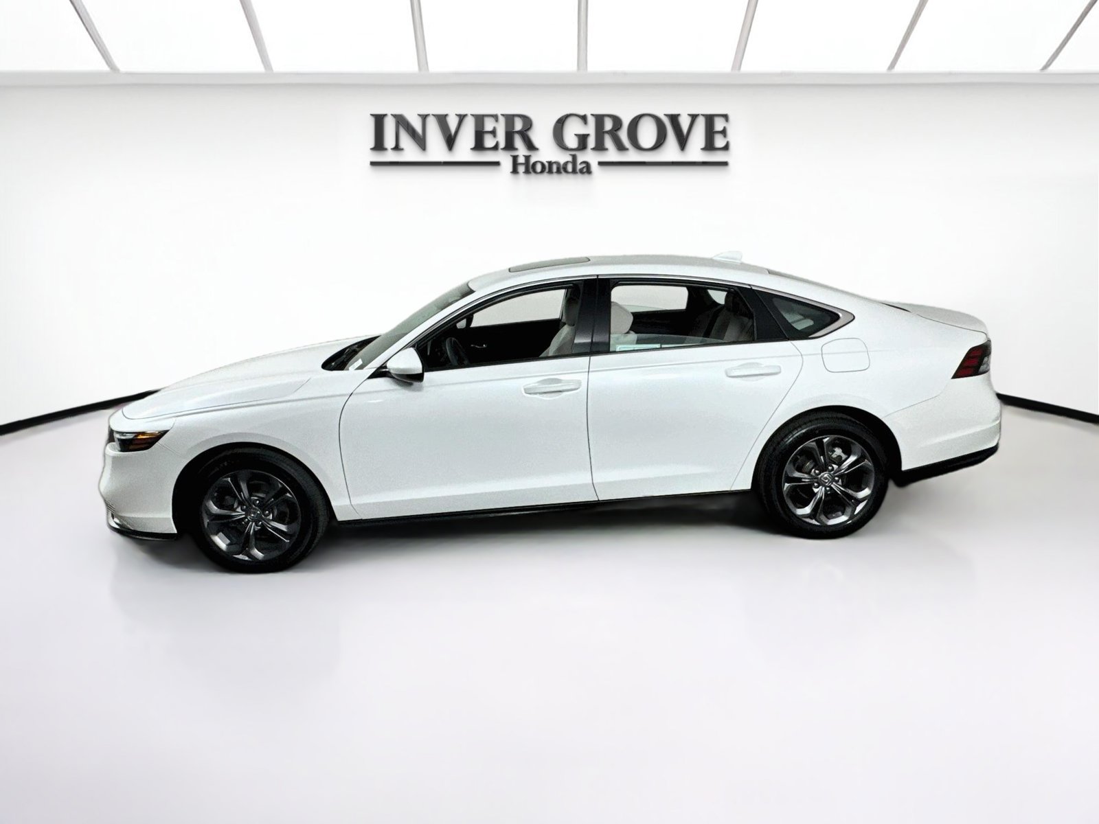 Used 2023 Honda Accord EX image 8