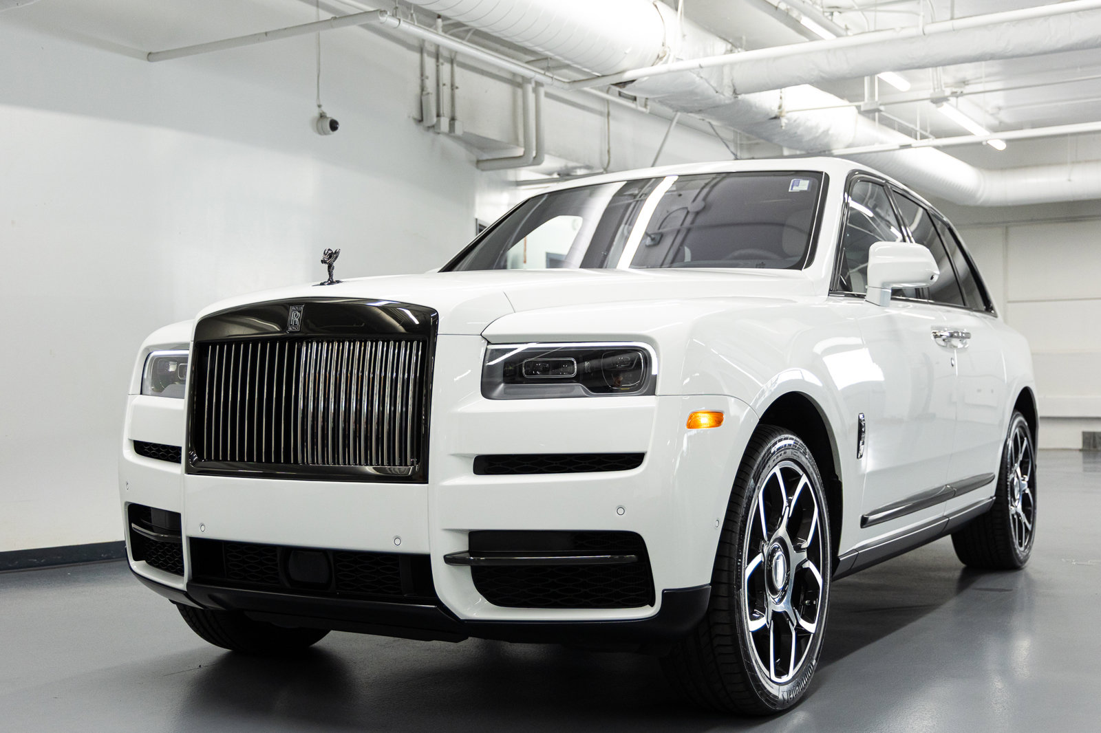 Certified 2023 Rolls-Royce Cullinan Black Badge w/ Driver's Package AWD/4WD image 2