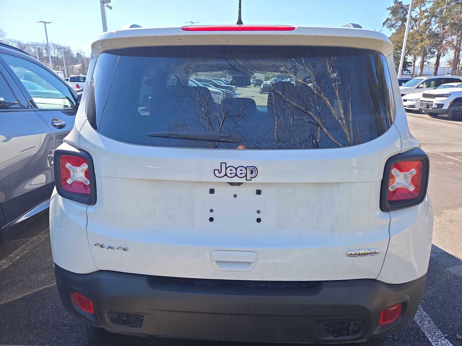 Used 2020 Jeep Renegade Latitude w/ Cold Weather Group image 4