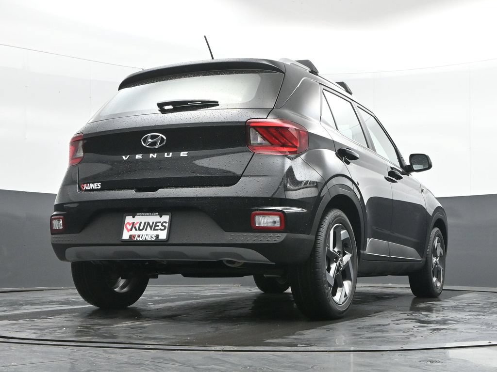 New 2026 Hyundai Venue SEL FWD image 43
