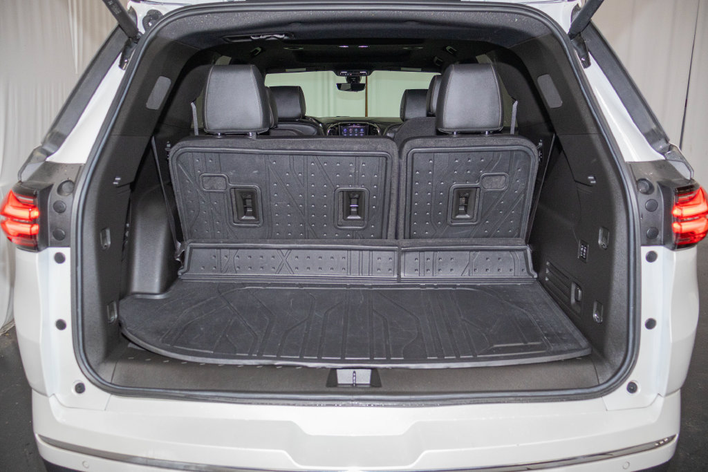 Used 2022 Chevrolet Traverse High Country AWD/4WD image 14
