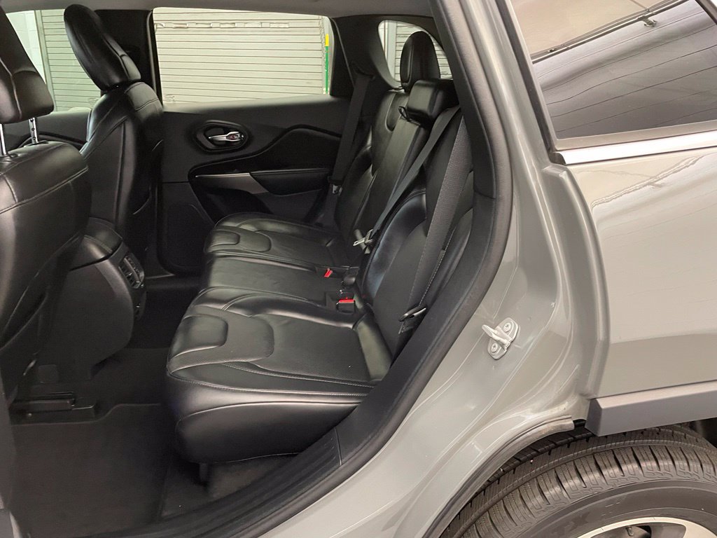 Used 2020 Jeep Cherokee Limited AWD/4WD image 23