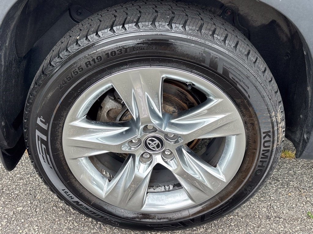 Used 2019 Toyota Highlander Limited w/ Carpet Mat Package (TMS) AWD/4WD image 42