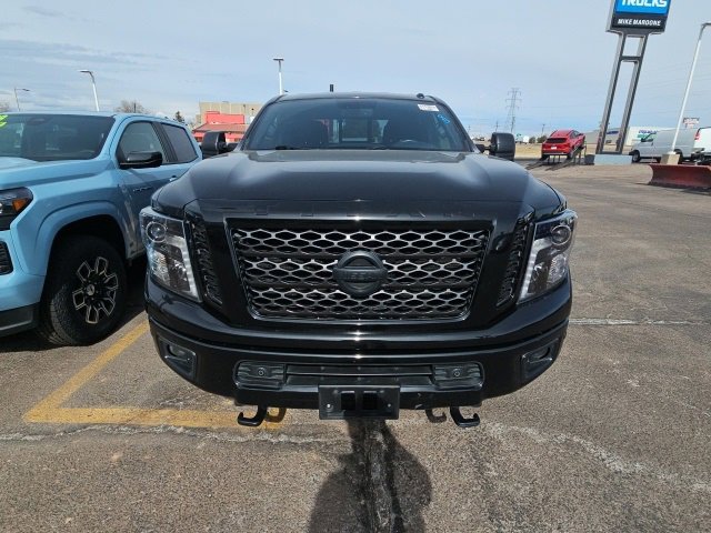 Used 2019 Nissan Titan SV w/ SV Convenience Package image 2