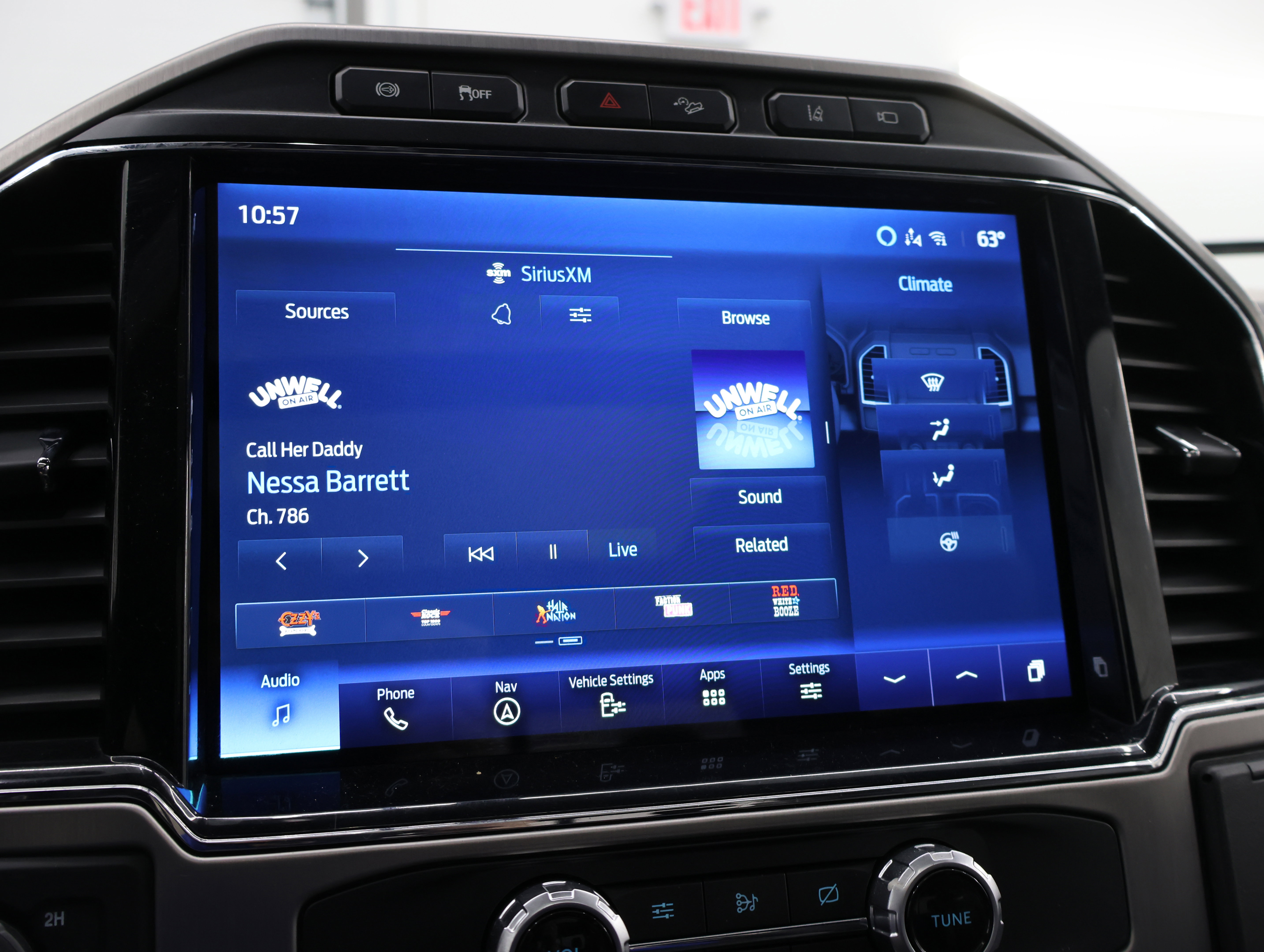 Used 2022 Ford F350 Platinum AWD/4WD image 57