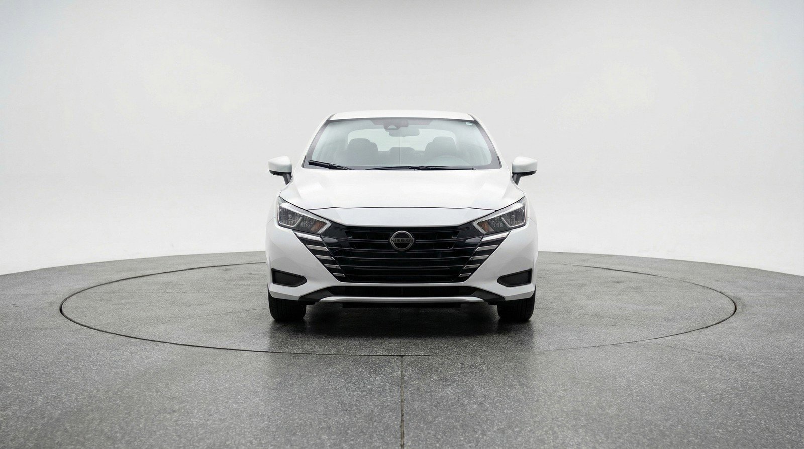 Used 2025 Nissan Versa SV image 2