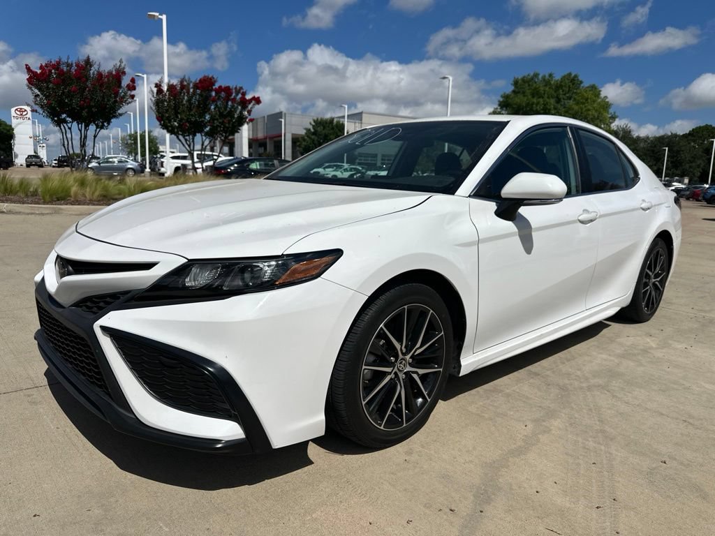 Used 2024 Toyota Camry SE FWD image 16