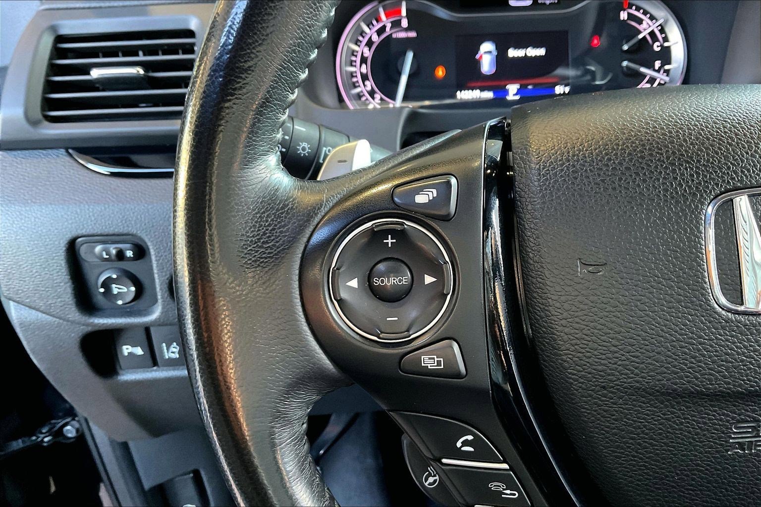 Used 2017 Honda Pilot Elite image 11