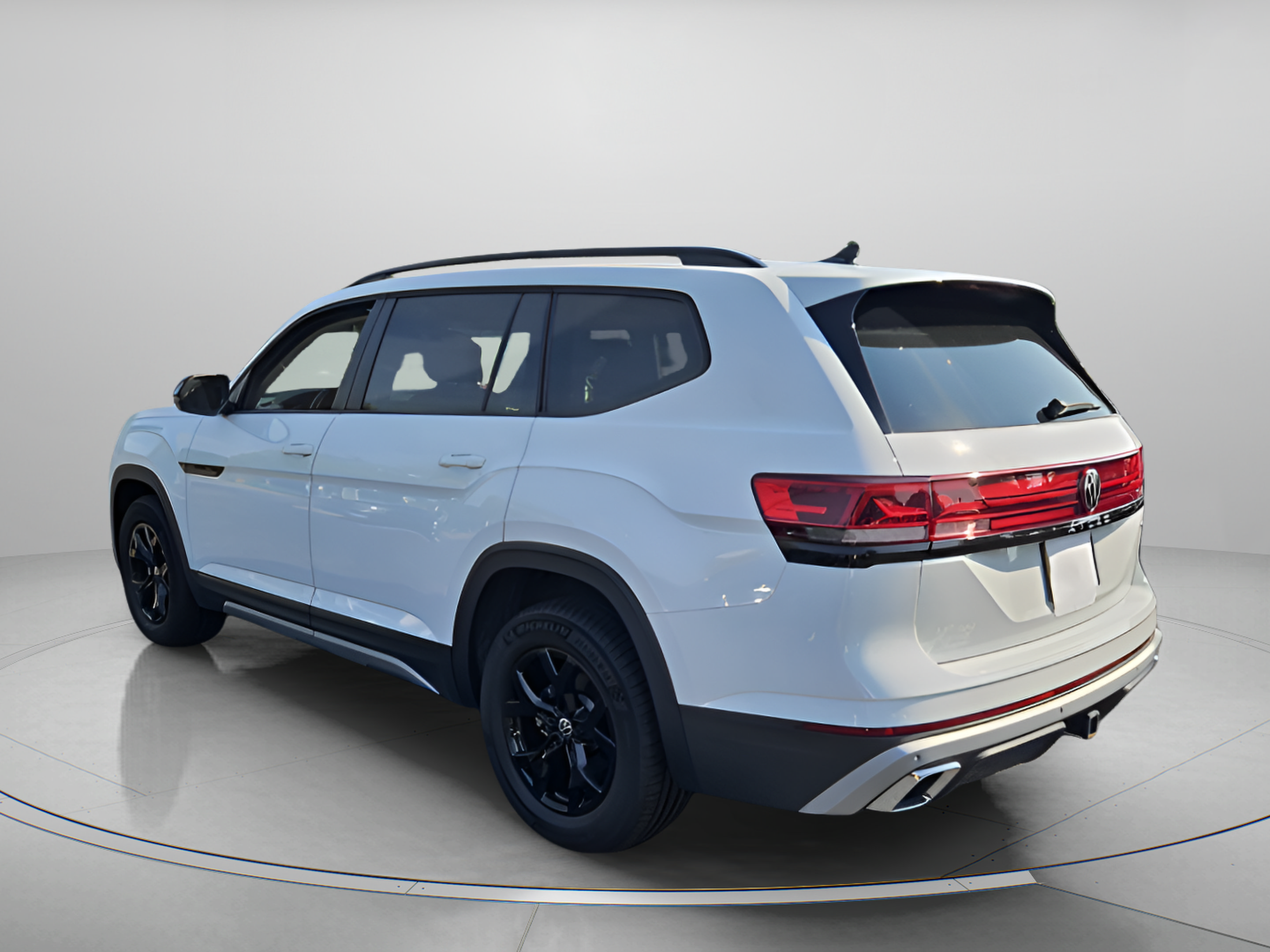 Used 2024 Volkswagen Atlas Peak Edition SE AWD/4WD image 3