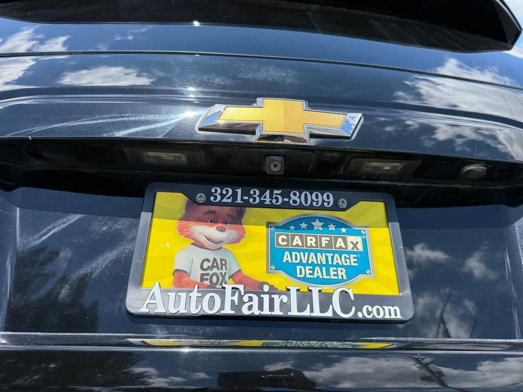 Used 2015 Chevrolet Suburban LT image 8