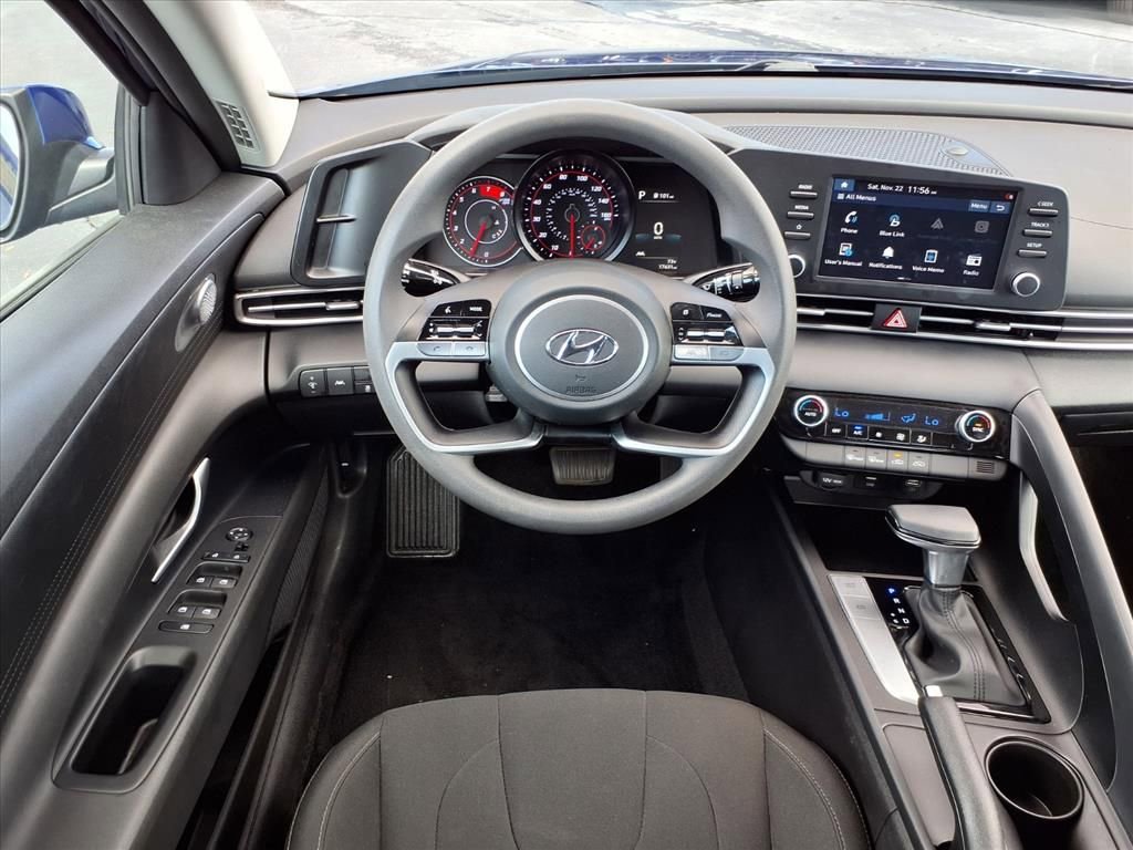 Used 2023 Hyundai Elantra SEL w/ Cargo Package image 13