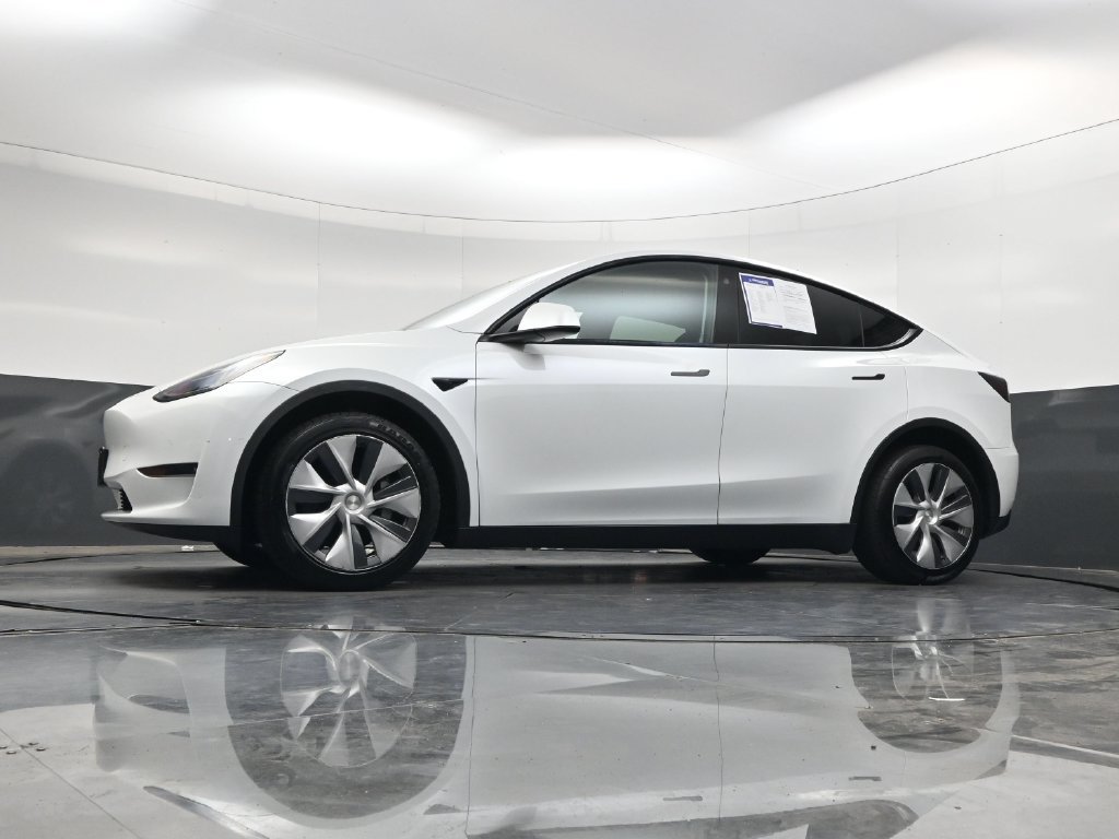 Used 2022 Tesla Model Y Long Range AWD/4WD image 26