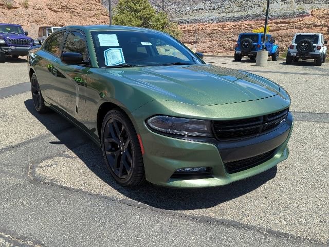 Used 2020 Dodge Charger SXT w/ Plus Group RWD image 3