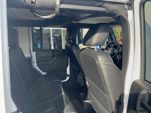 Used 2017 Jeep Wrangler Unlimited Sahara AWD/4WD image 14
