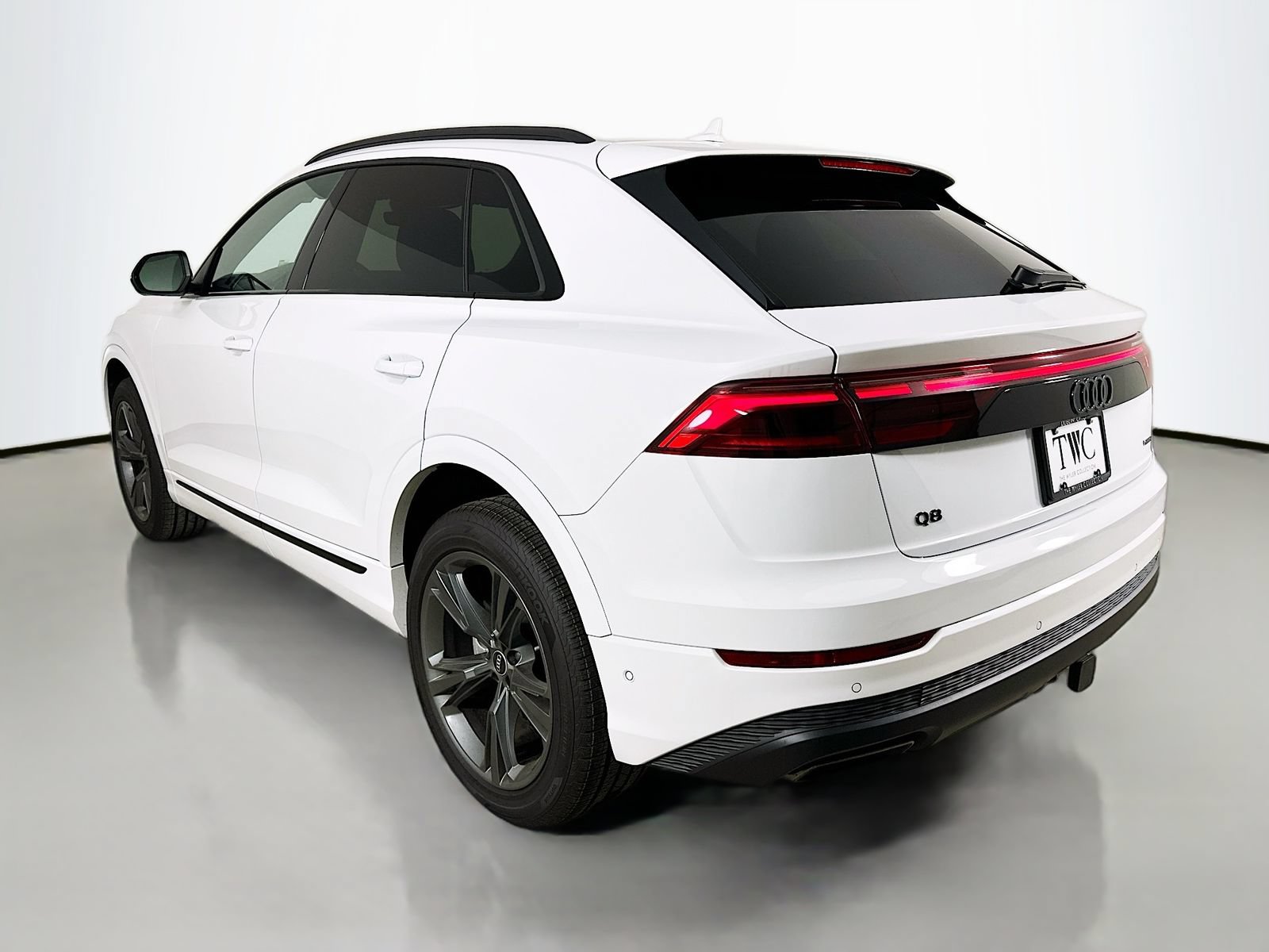 New 2026 Audi Q8 Premium AWD/4WD image 7