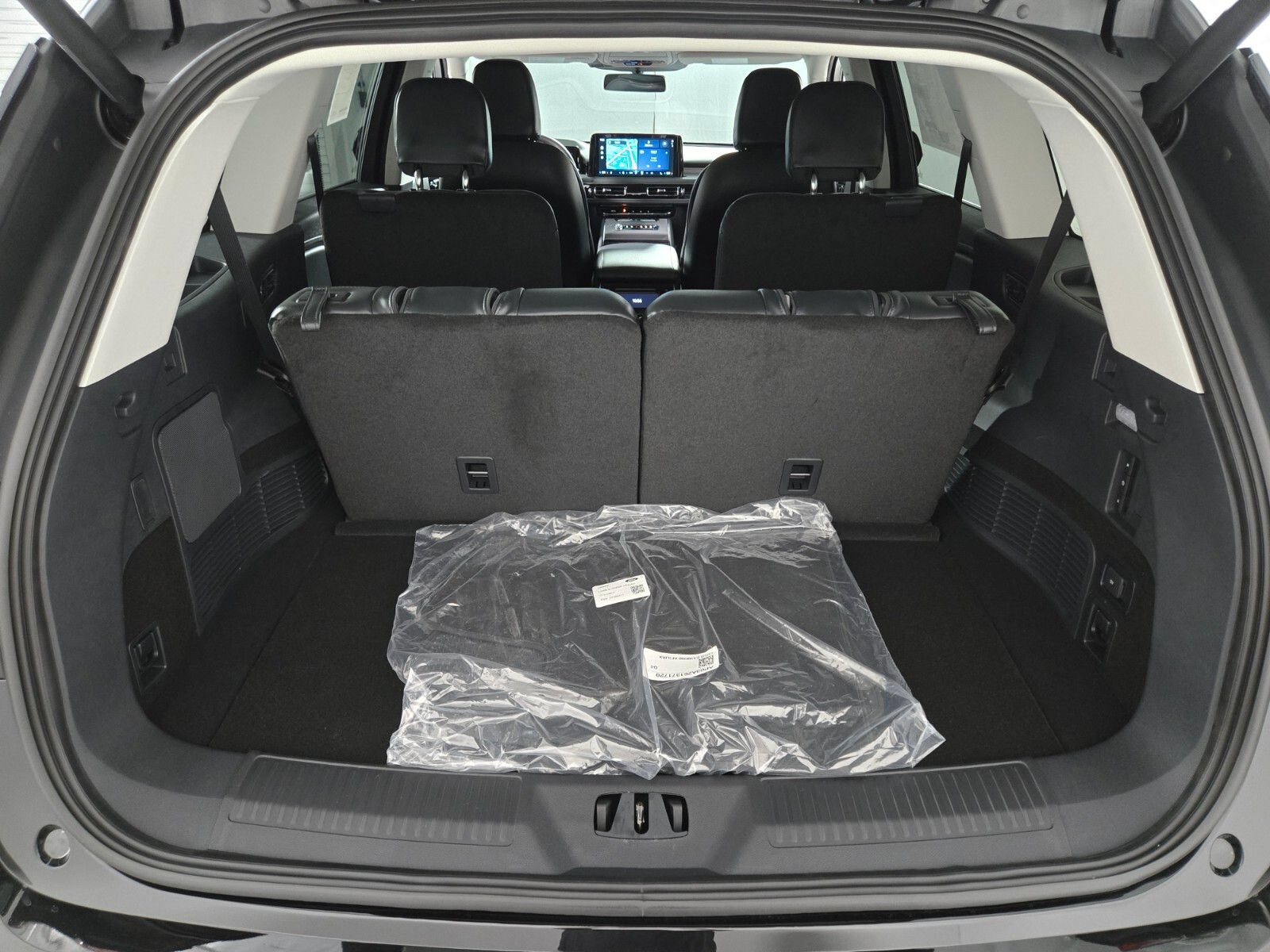 New 2026 Lincoln Aviator AWD image 17