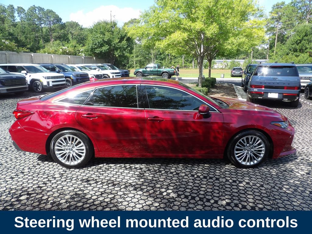 Used 2020 Toyota Avalon Limited FWD image 4