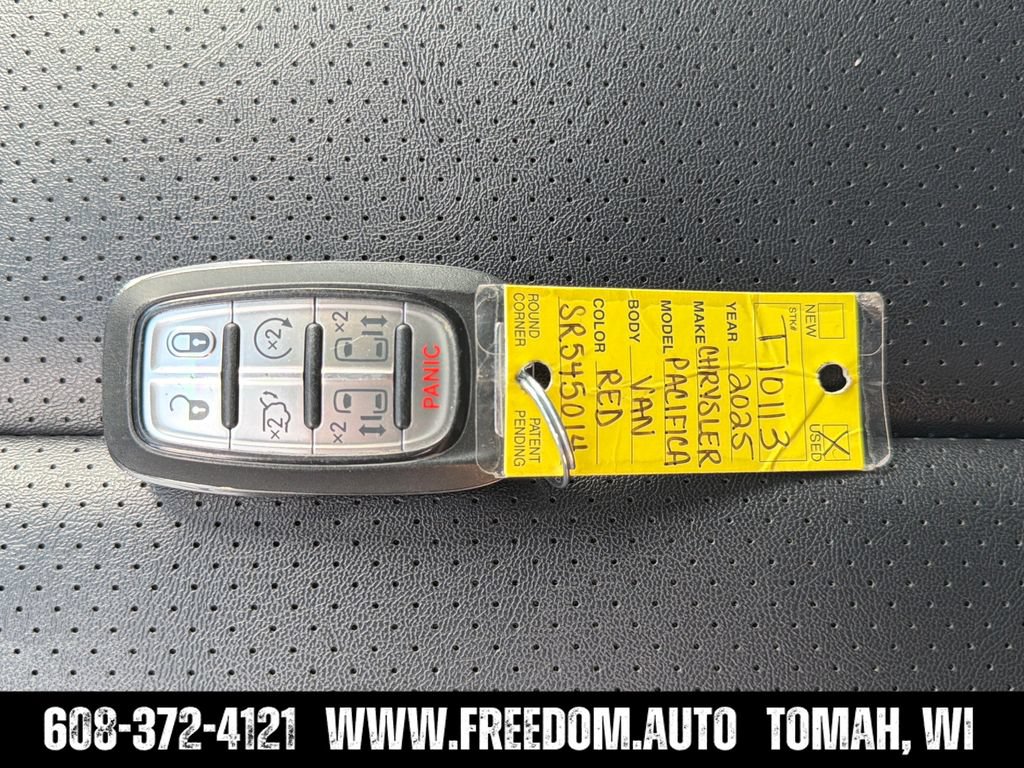 Used 2025 Chrysler Pacifica Select FWD image 35