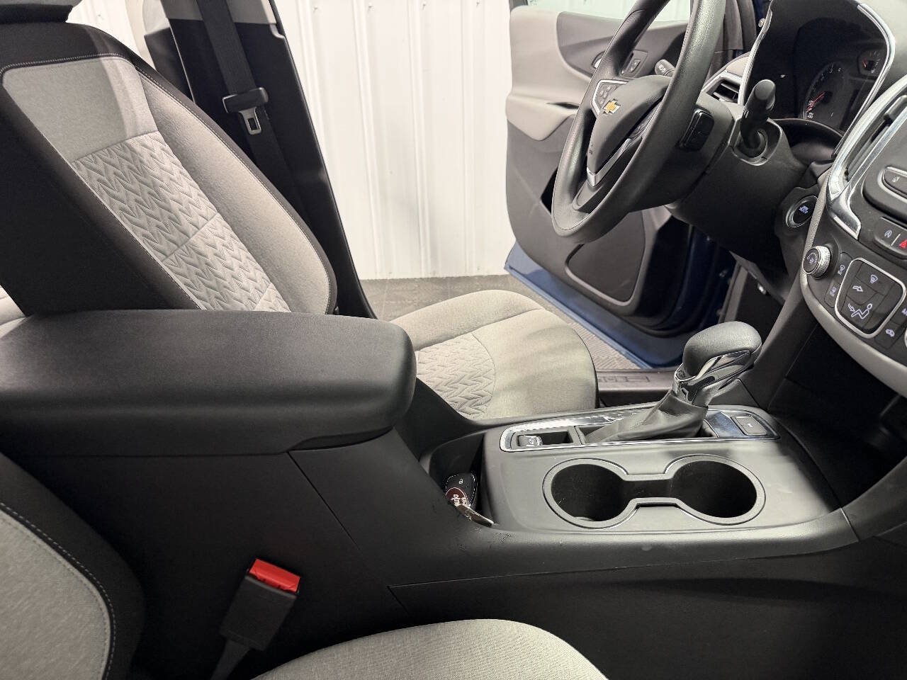 Used 2024 Chevrolet Equinox LS w/ Sport Edition AWD/4WD image 26