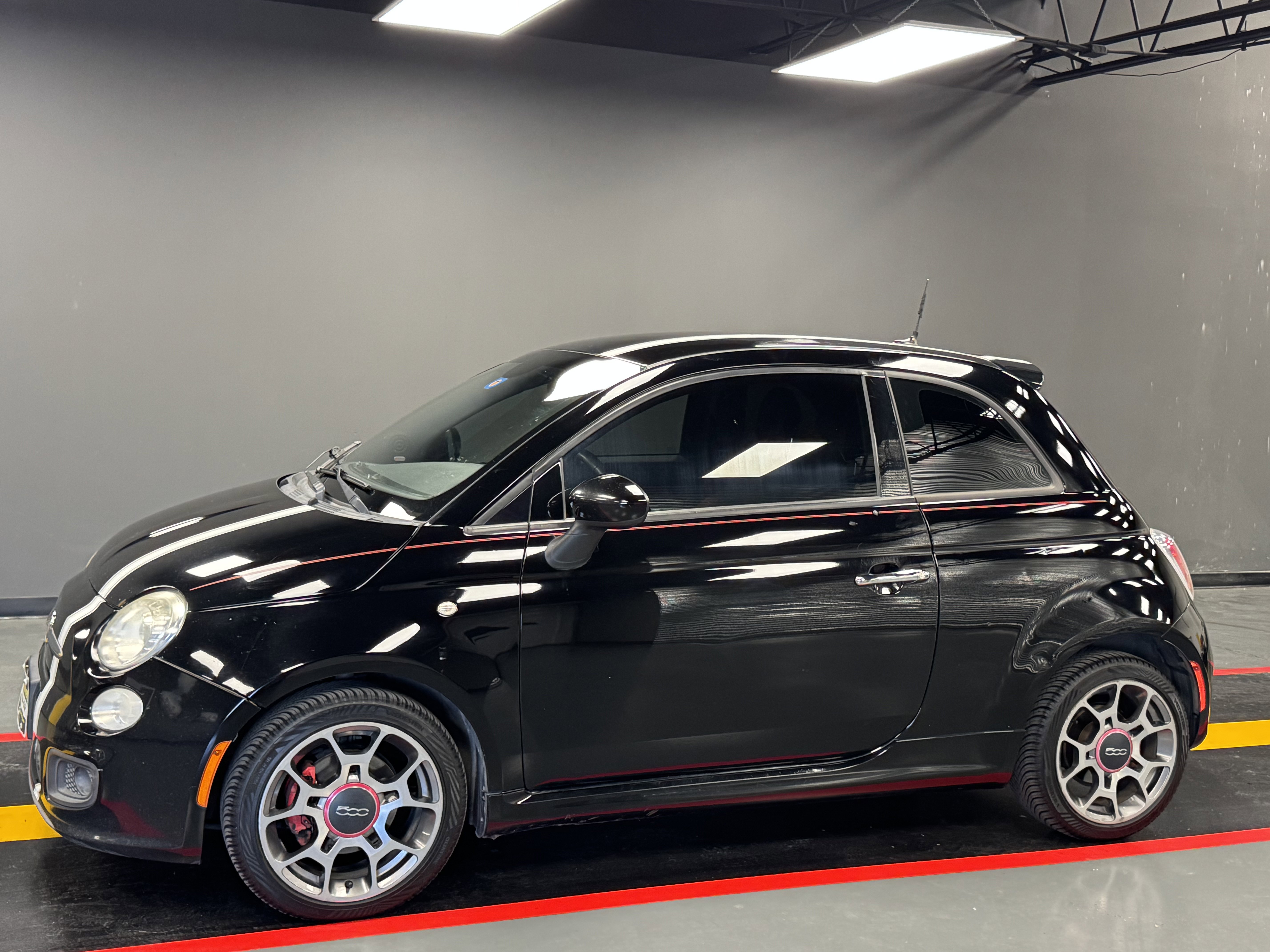 Used 2015 FIAT 500 Sport w/ Comfort/Convenience Group image 2