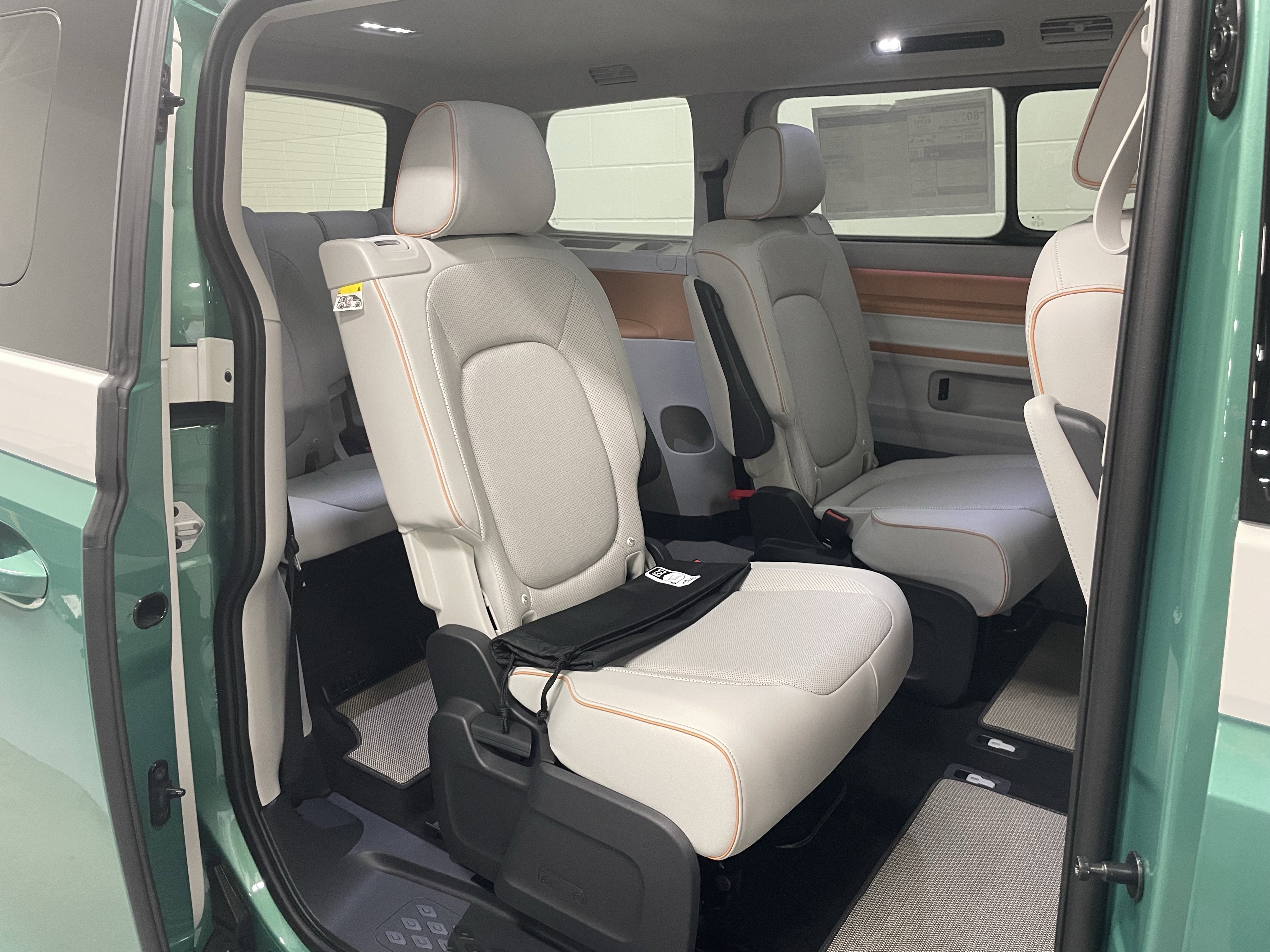 New 2025 Volkswagen ID. Buzz Pro S Plus image 11