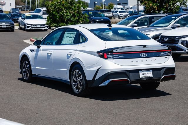New 2026 Hyundai Sonata Blue FWD image 2
