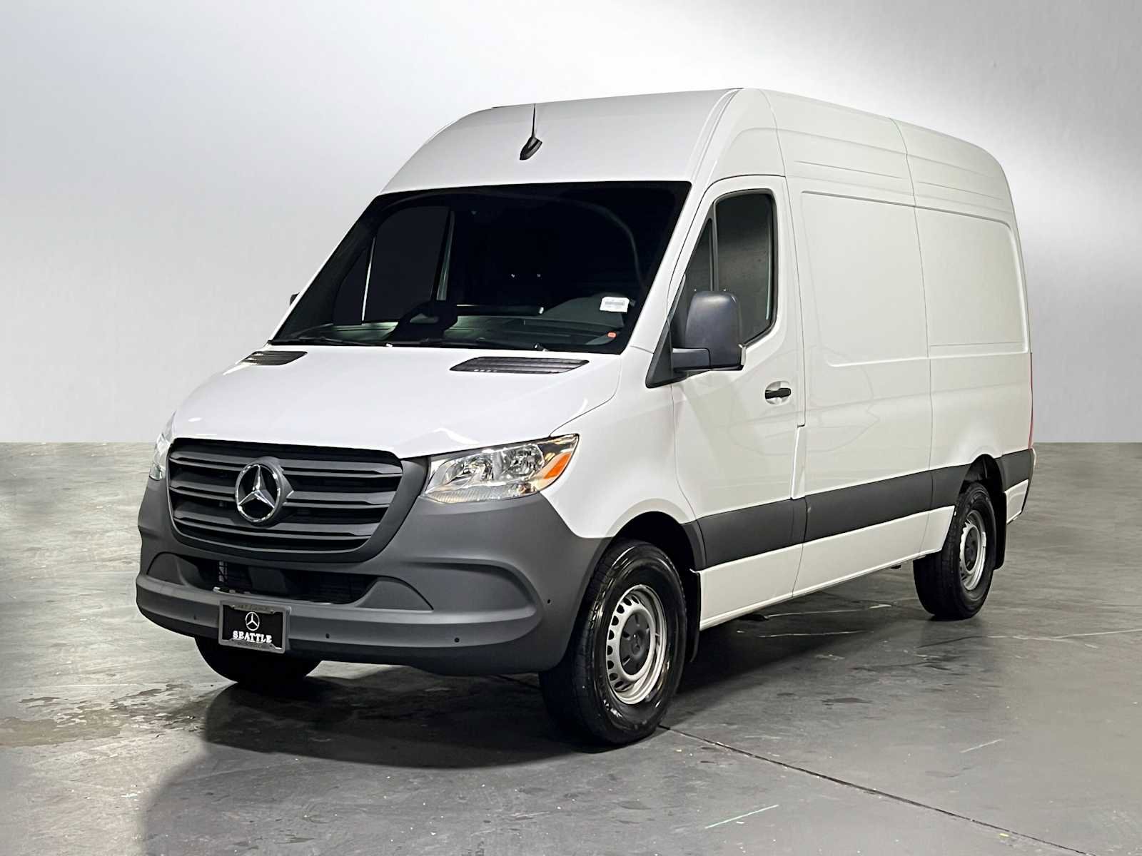 Used 2025 Mercedes-Benz Sprinter 2500 image 7