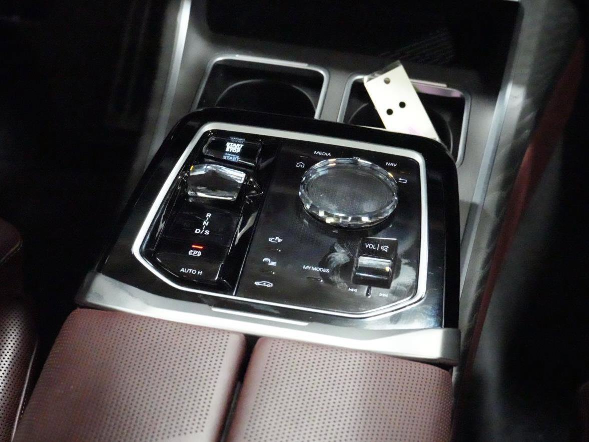 Certified 2023 BMW 760i xDrive w/ Parking Assistance Package image 33