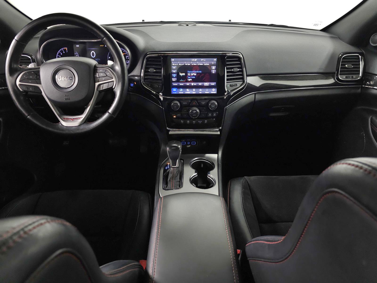 Used 2020 Jeep Grand Cherokee Trailhawk AWD/4WD image 12