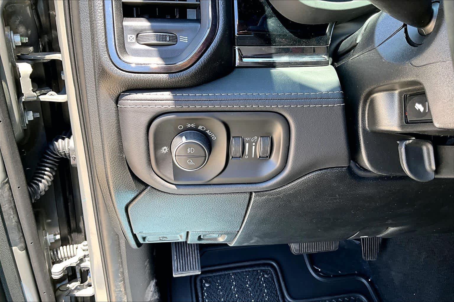 New 2026 RAM 3500 Limited AWD/4WD image 20