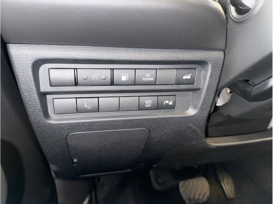 Used 2023 Mitsubishi Outlander SEL image 32