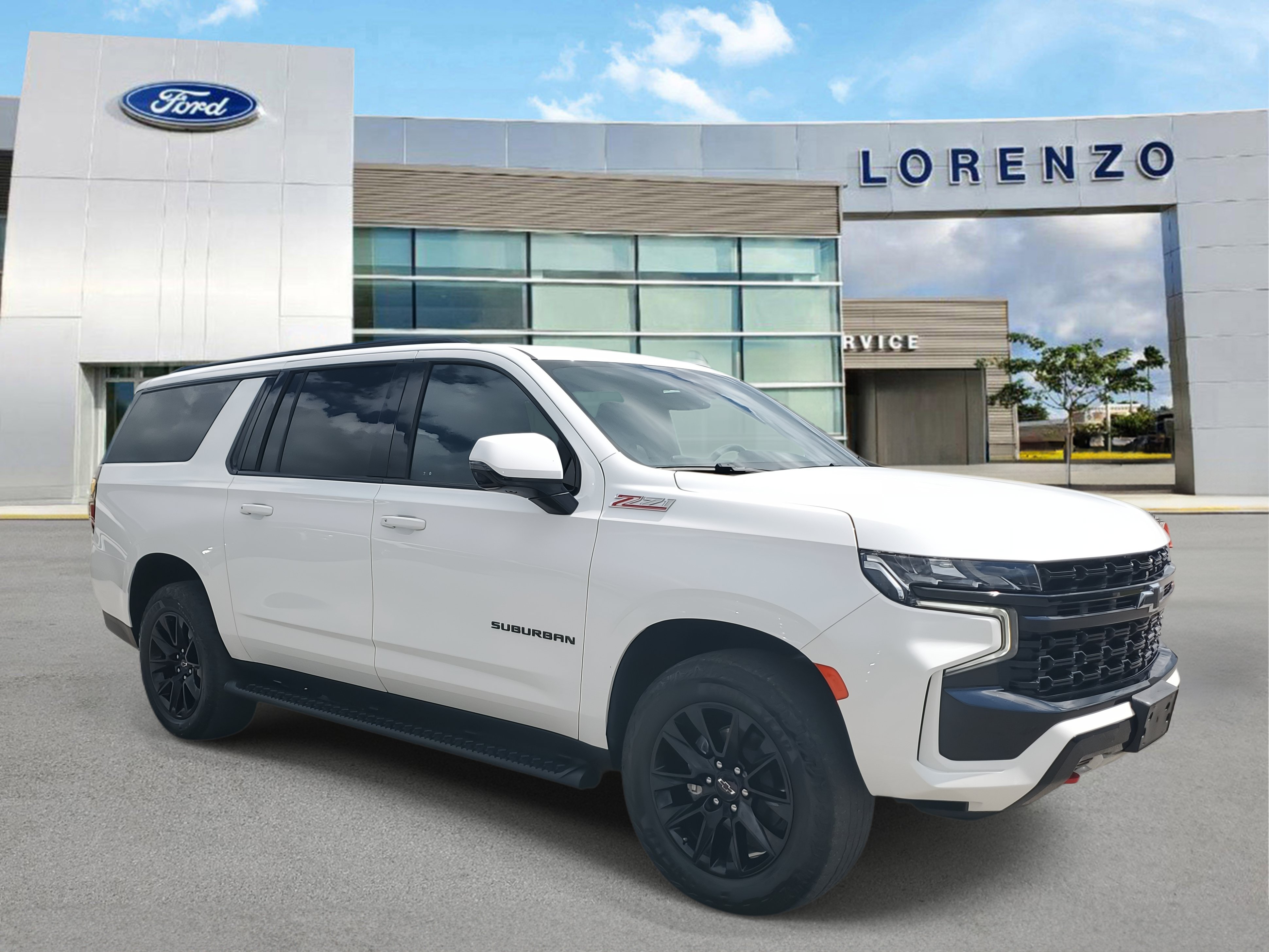 Used 2023 Chevrolet Suburban Z71 w/ Luxury Package AWD/4WD image 3