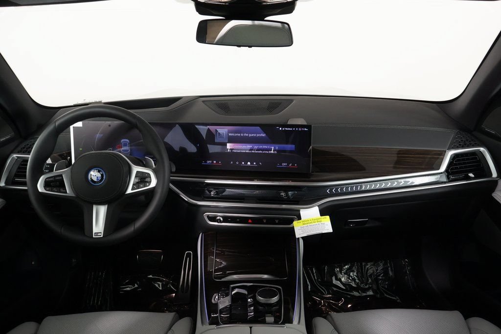 New 2026 BMW X5 xDrive50e w/ M Sport Package AWD/4WD image 4