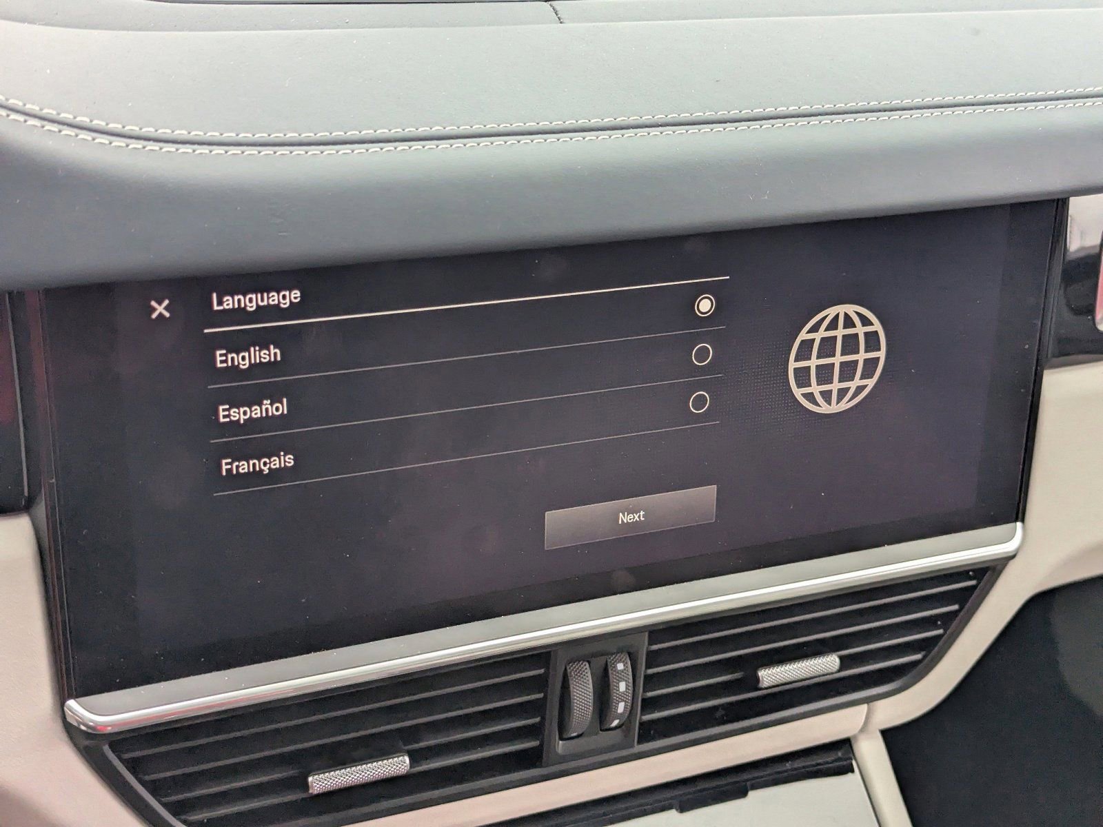 Used 2022 Porsche Cayenne S Platinum image 27