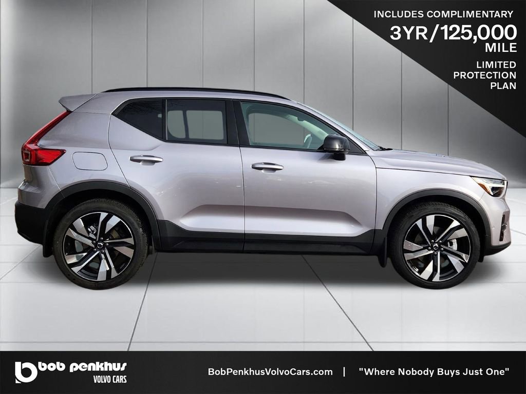 Used 2026 Volvo XC40 B5 Ultra w/ Protection Package Premier image 31